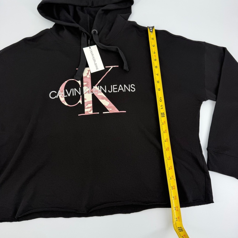 Calvin Klein Jeans Hoodie Womens XL Black New Camo Logo Cropped Raw Hem Pullover - Picture 6 of 7